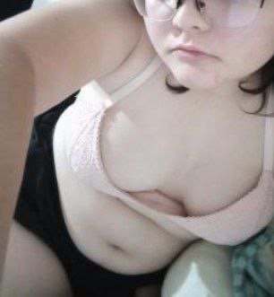 Thick fat hairy slut enjoy sucking cock pretending was a real cock while spread her hairy cunt #WxgQnWvA