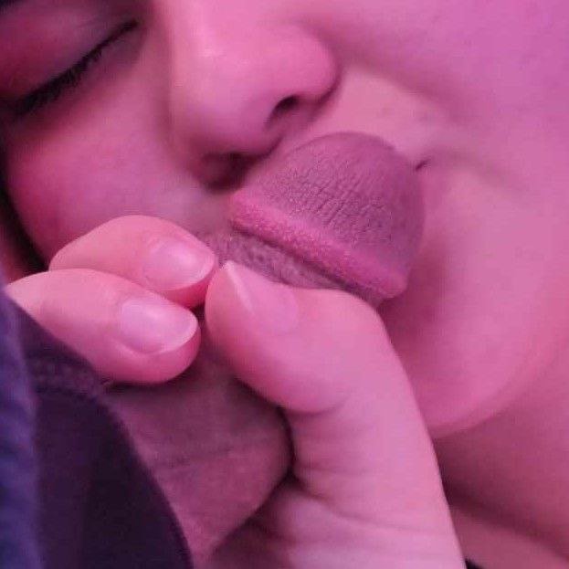 Thick fat hairy slut enjoy sucking cock pretending was a real cock while spread her hairy cunt #pxIW2hpK