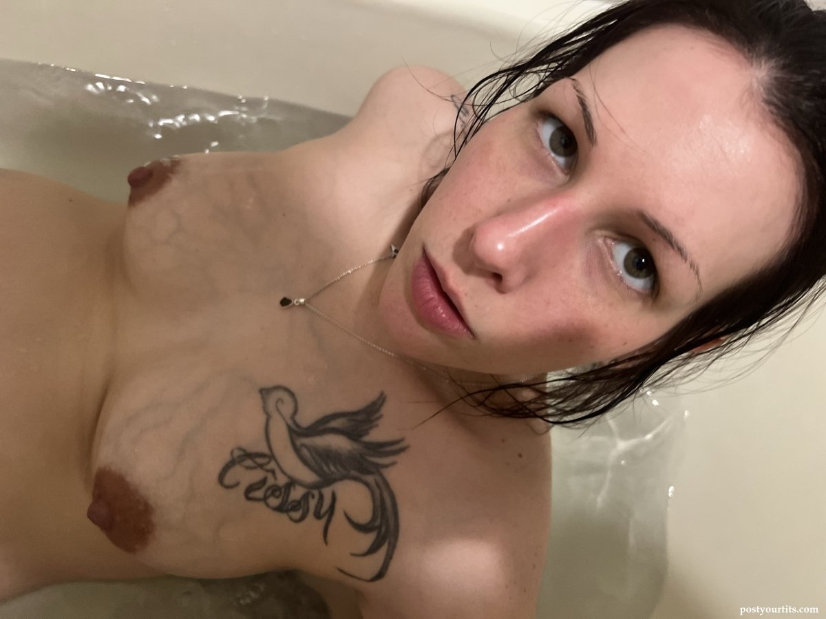 Sexy pregnant teen with sexy nipples 🥵 #aJ2vCVTB