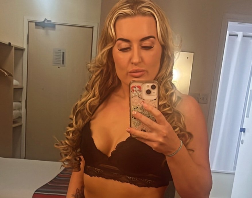 Samantha - Watch Her Lap Up Her Own Piss! #fD0sb9Ko